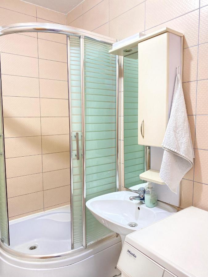 Zogu Apartments - City Center プリシュティナ エクステリア 写真